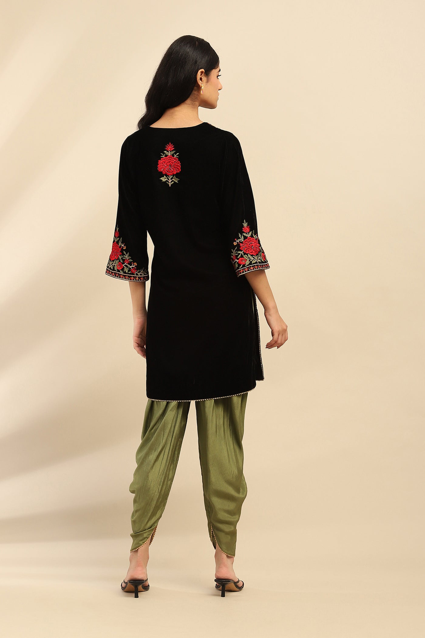 Aarke Ritu Kumar Black Rania Velvet Kurta With Salwar And Dupatta indian designer wear online shopping melange singapore