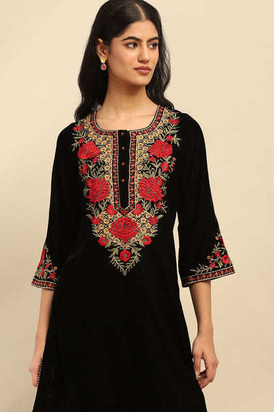 Aarke Ritu Kumar Black Rania Velvet Kurta With Salwar And Dupatta indian designer wear online shopping melange singapore