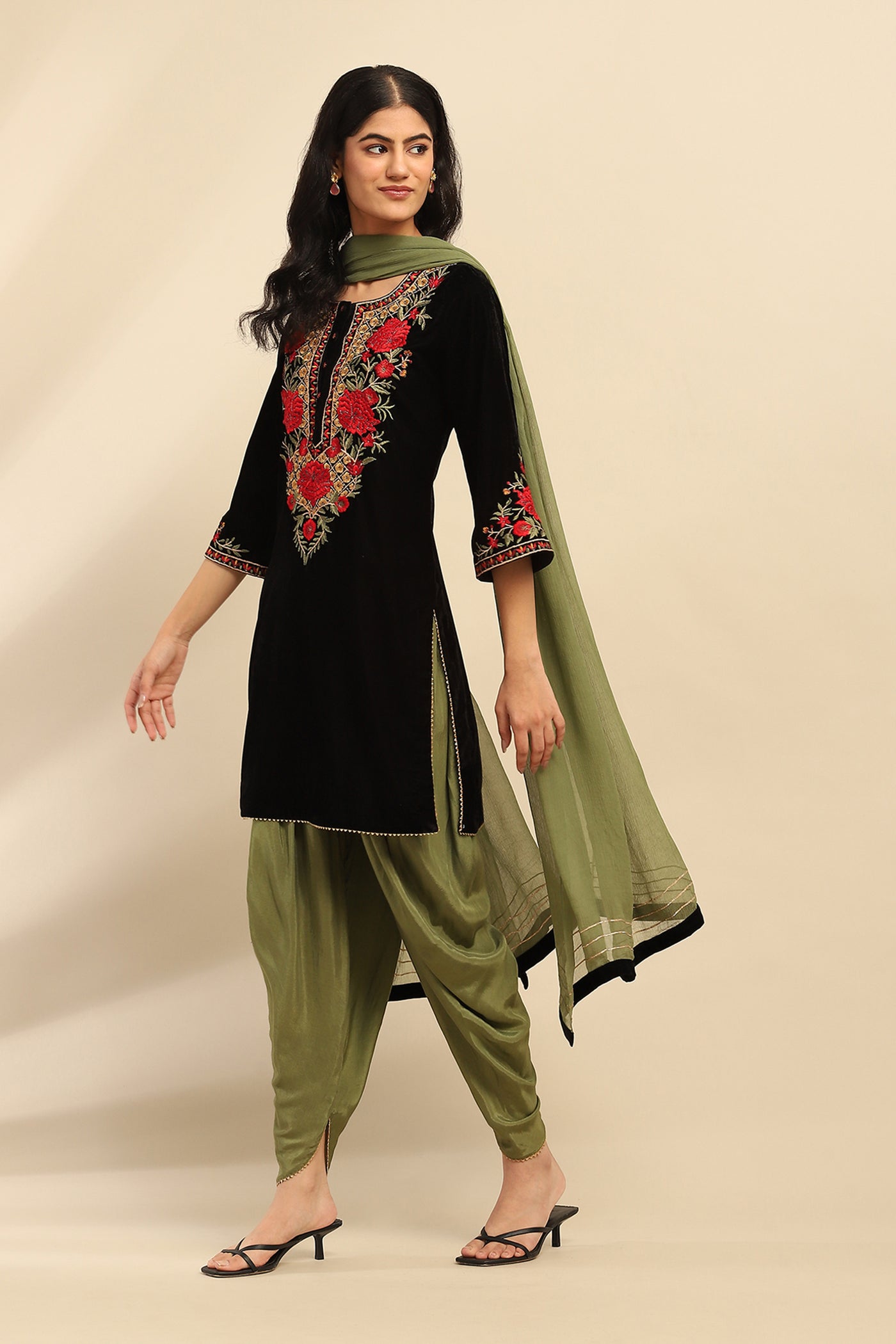 Aarke Ritu Kumar Black Rania Velvet Kurta With Salwar And Dupatta indian designer wear online shopping melange singapore