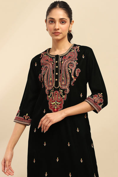 Aarke Ritu Kumar Green Gianna Velvet Kurta With Pant And Dupatta indian designer wear online shopping melange singapore