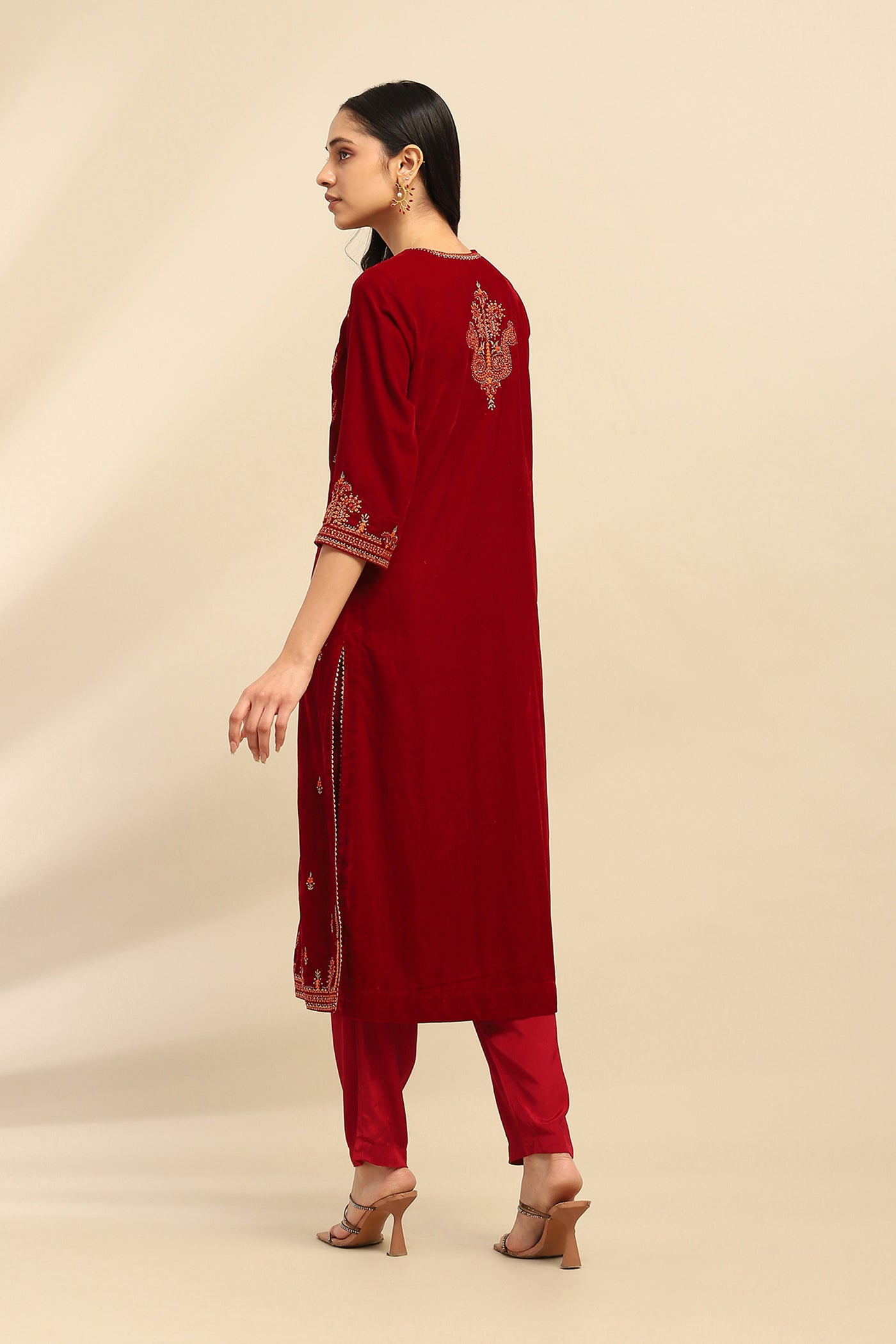 Aarke Ritu Kumar Maroon Gianna Velvet Kurta With Pant And Dupatta indian designer wear online shopping melange singapore