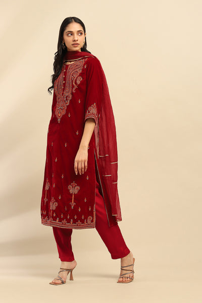 Aarke Ritu Kumar Maroon Gianna Velvet Kurta With Pant And Dupatta indian designer wear online shopping melange singapore