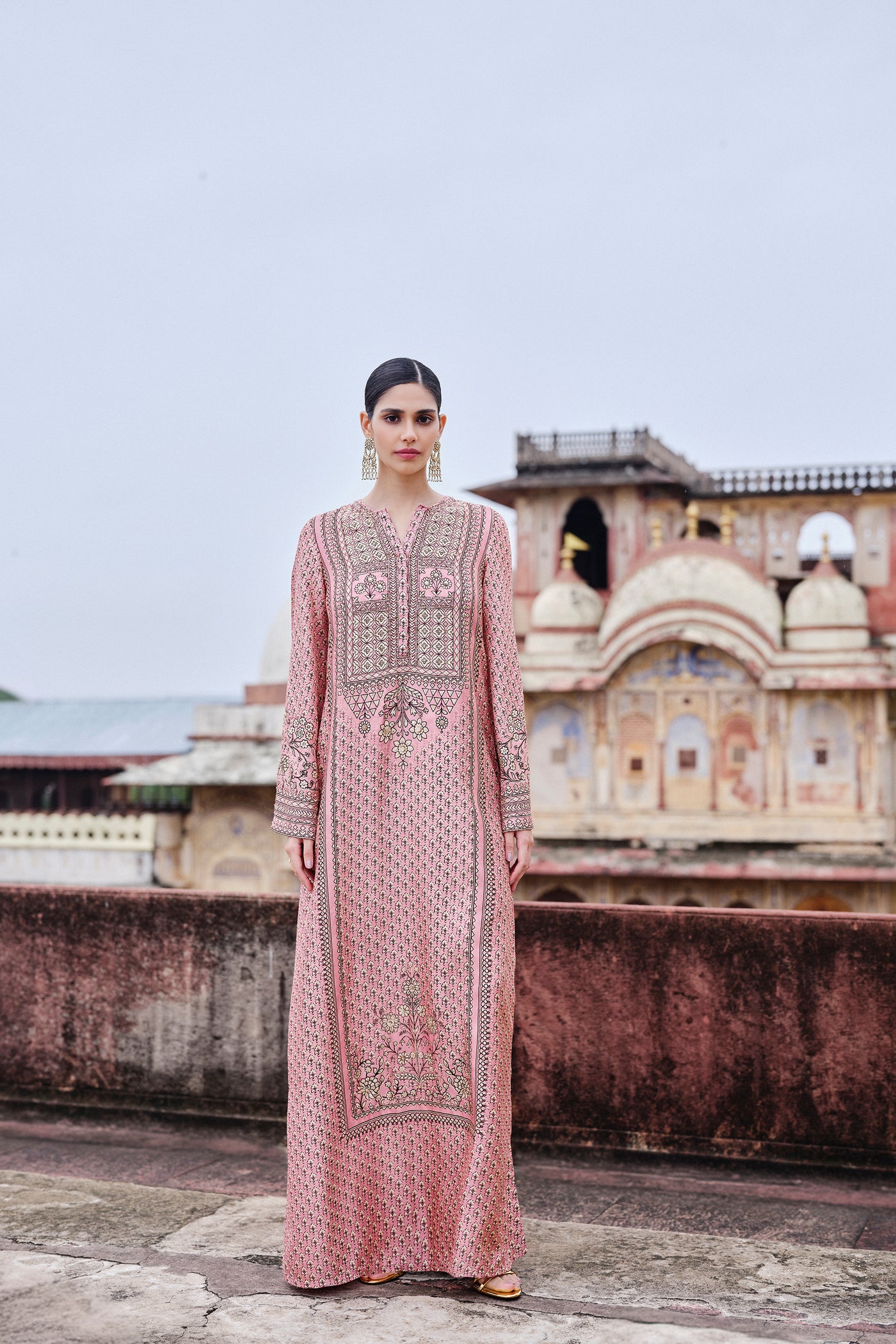 Anita Dongre Alara Embroidered Mul Kaftan indian designer wear online shopping melange singapore