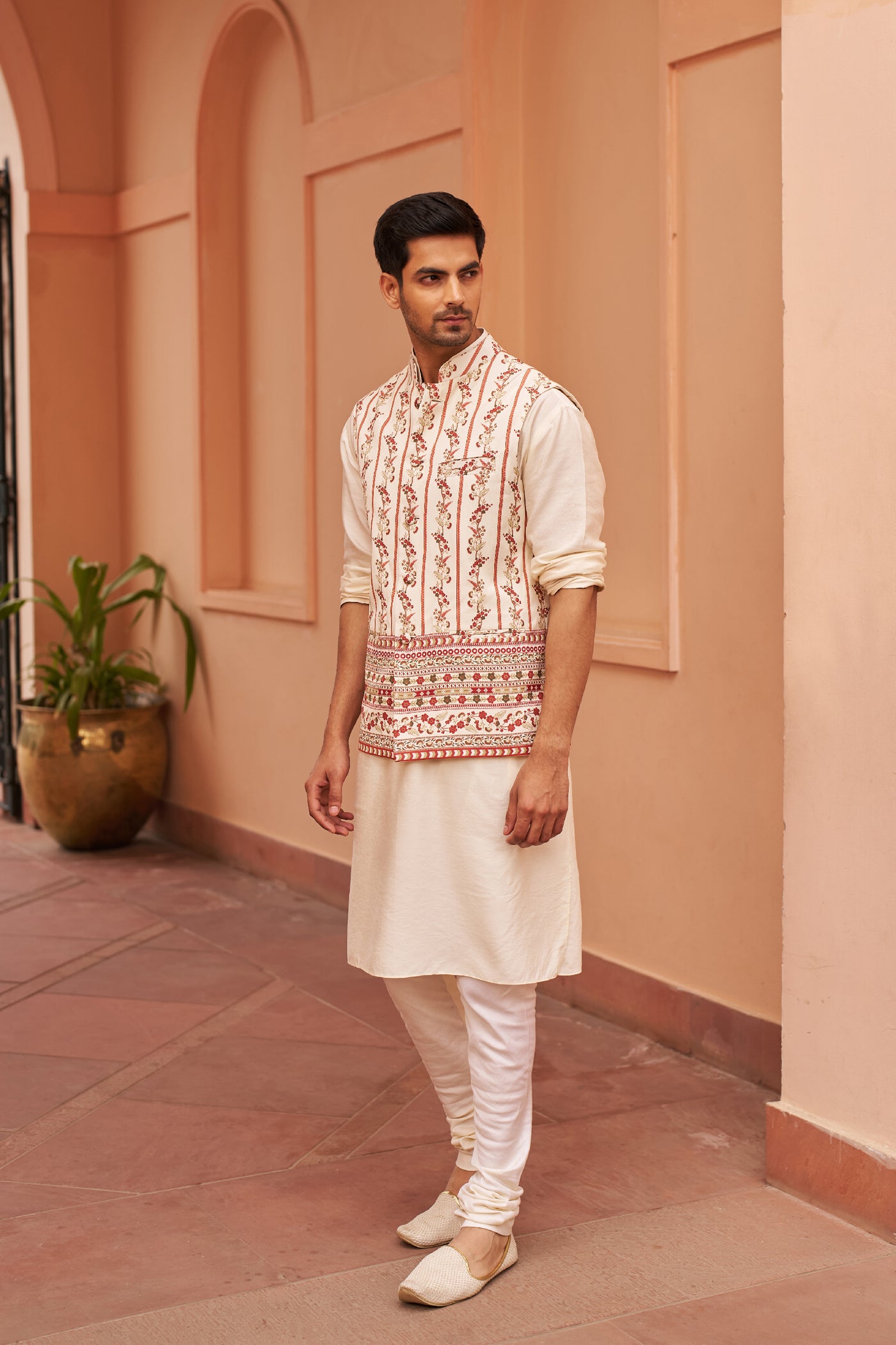 Chhavvi Aggarwal Menswear Ivory Kurta Set With Printed Bundi indian designer wear online shopping melange singapore