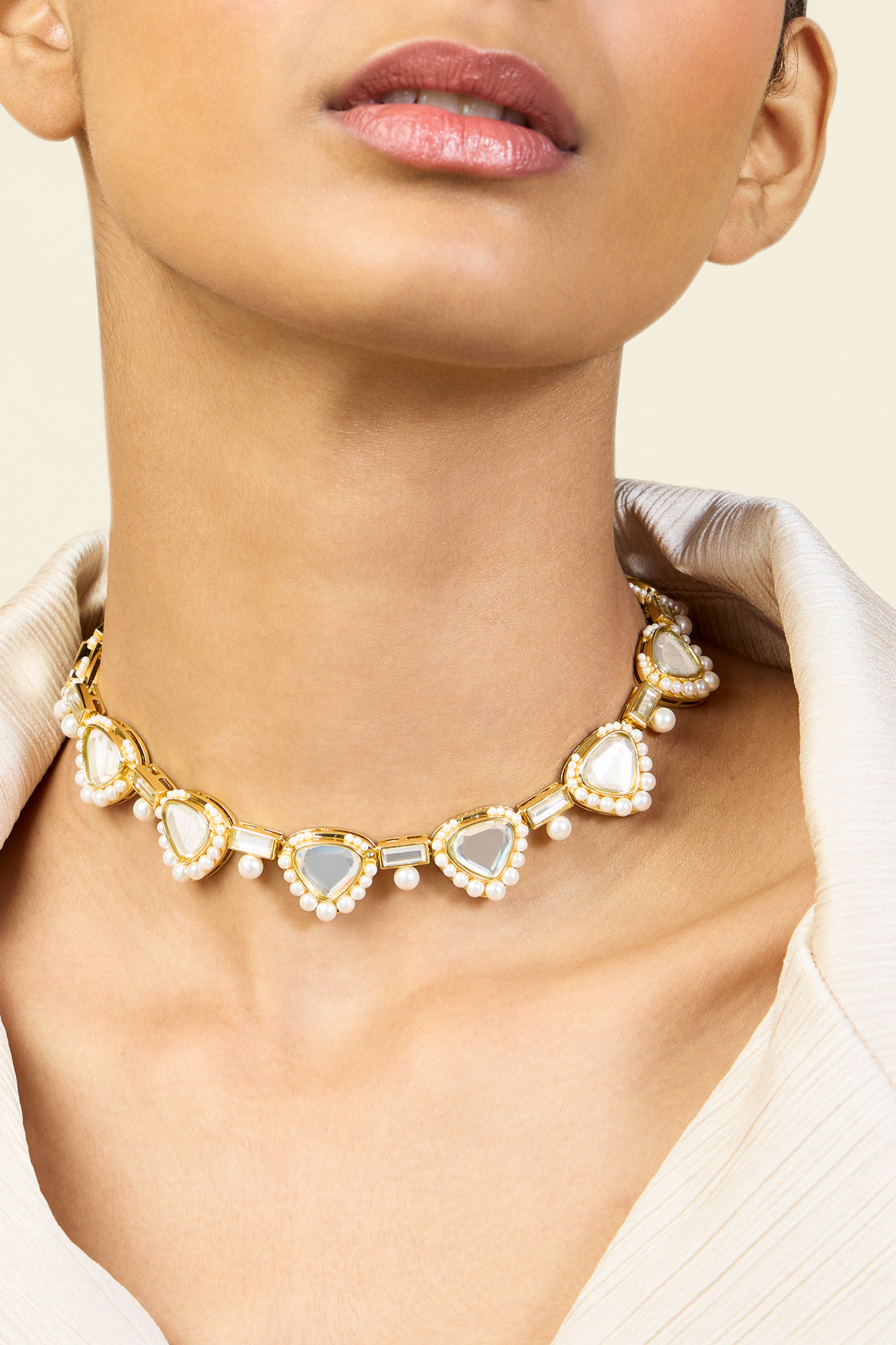 Lucent Riviere Collar Necklace In 18Kt Gold Plated