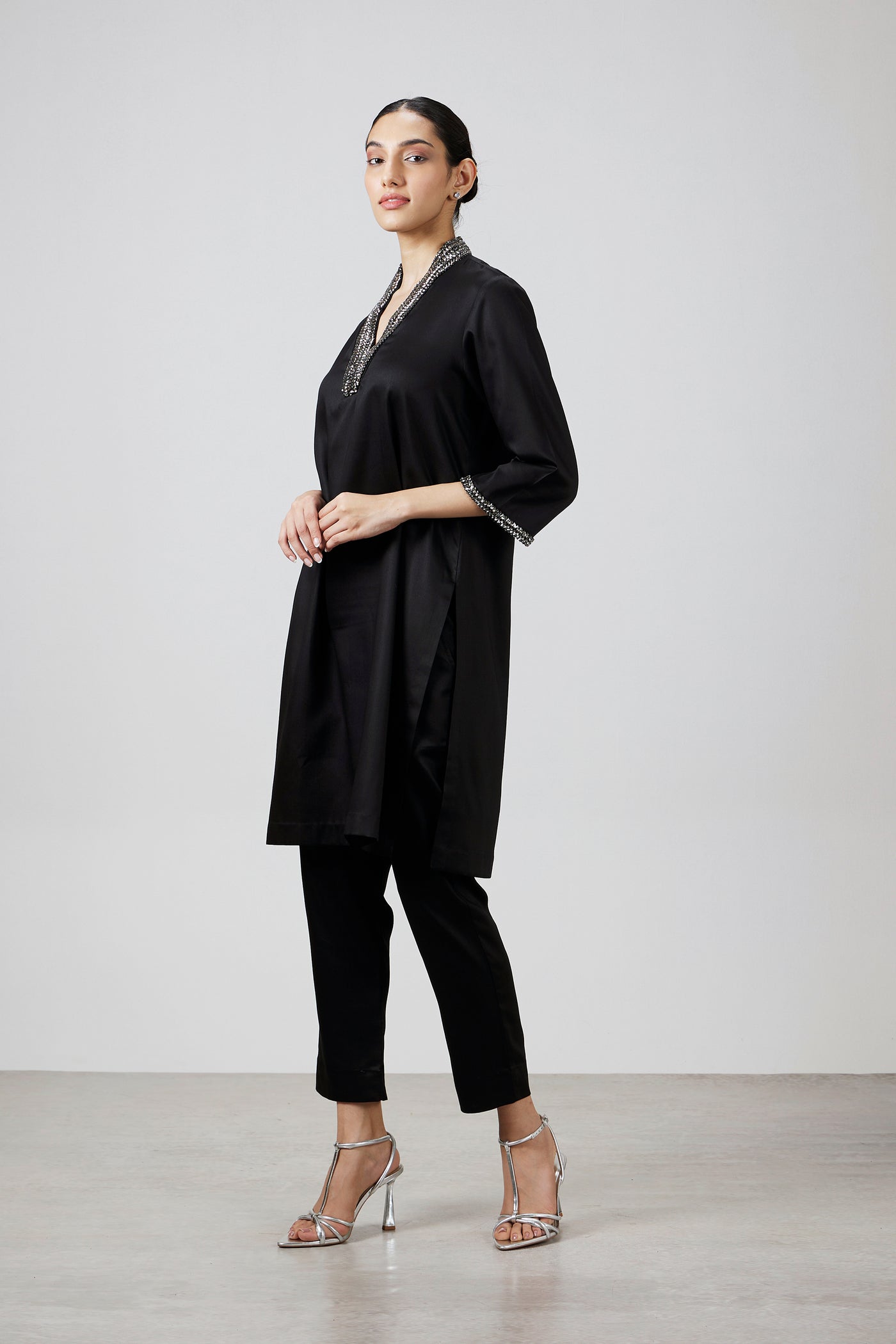 Pallavi Swadi Étoile Noir Kurta Set indian designer wear online shopping melange singapore