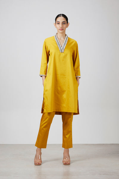 Pallavi Swadi Étoile Soleil Kurta Set Mustard indian designer wear online shopping melange singapore