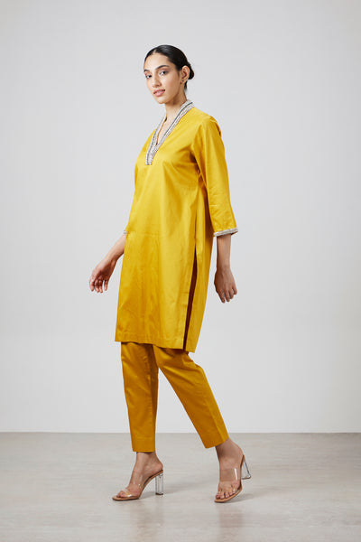 Pallavi Swadi Étoile Soleil Kurta Set Mustard indian designer wear online shopping melange singapore