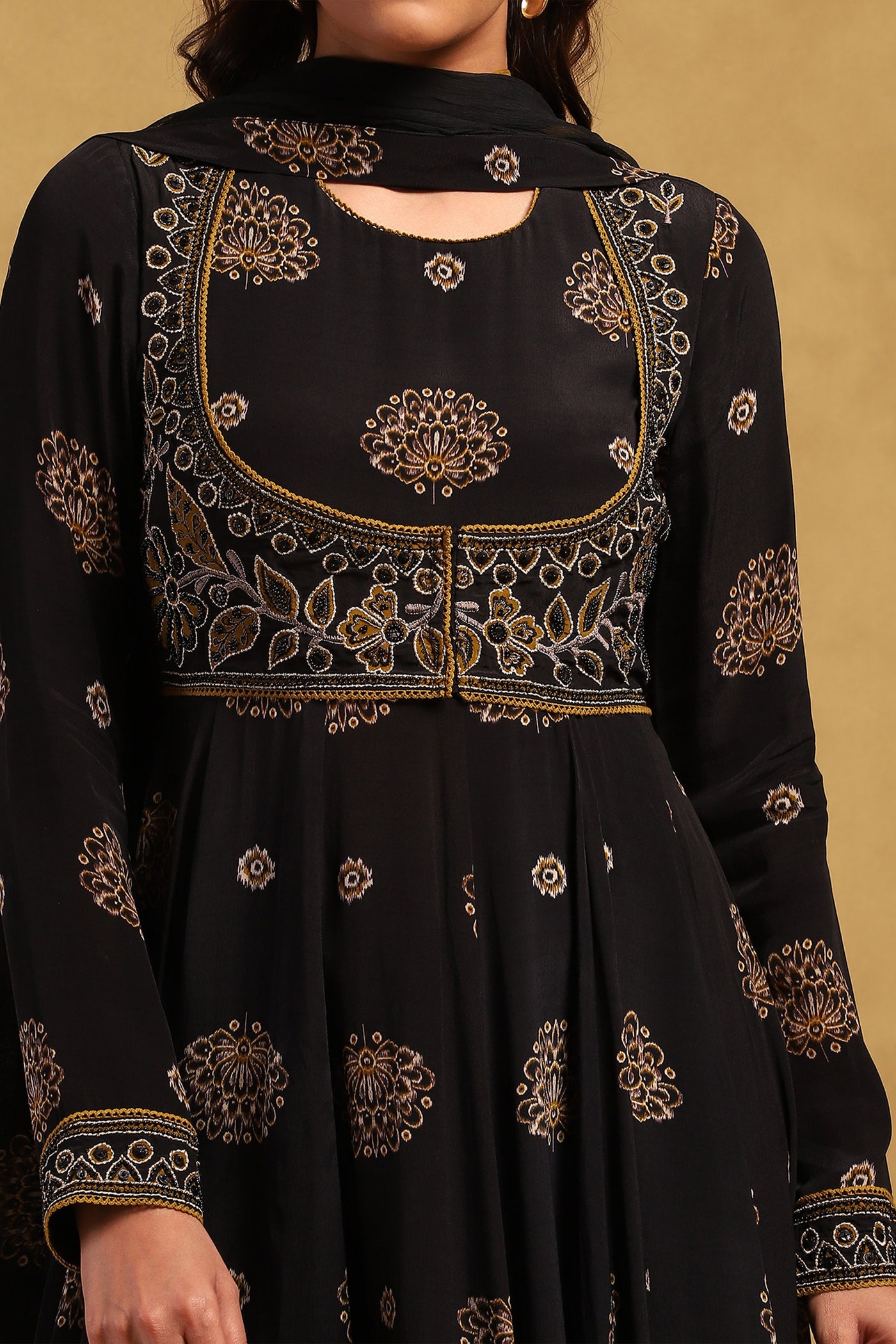 Ritu Kumar Black Madhura Kurta With Leggings And Dupatta indian designer wear online shopping melange singapore