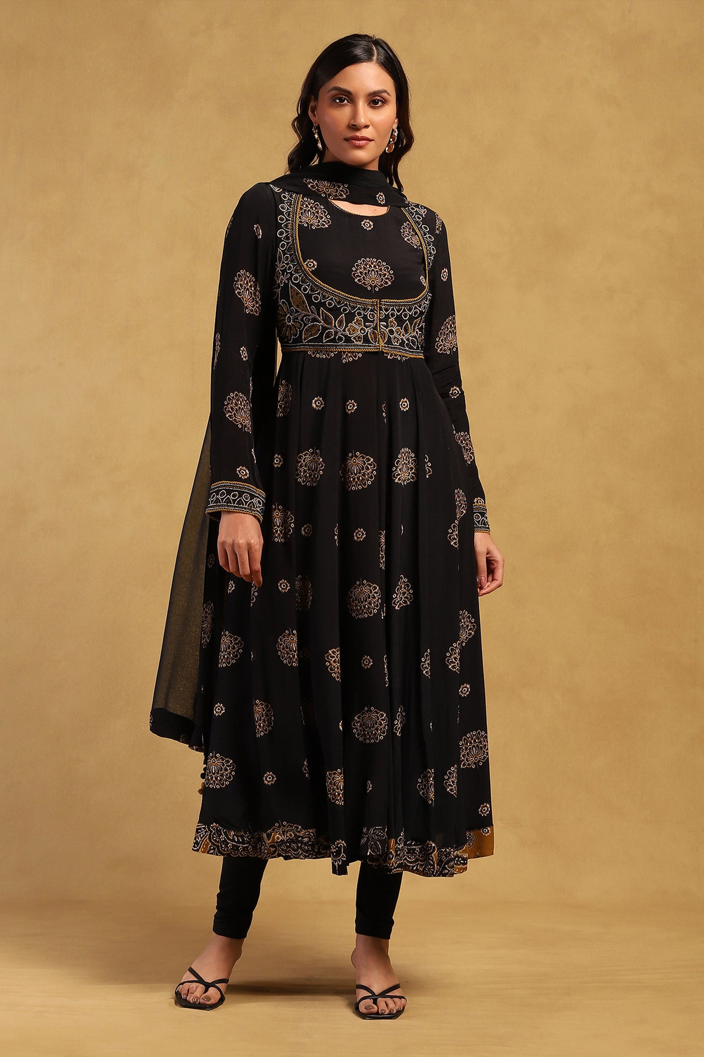 Ritu Kumar Black Madhura Kurta With Leggings And Dupatta indian designer wear online shopping melange singapore