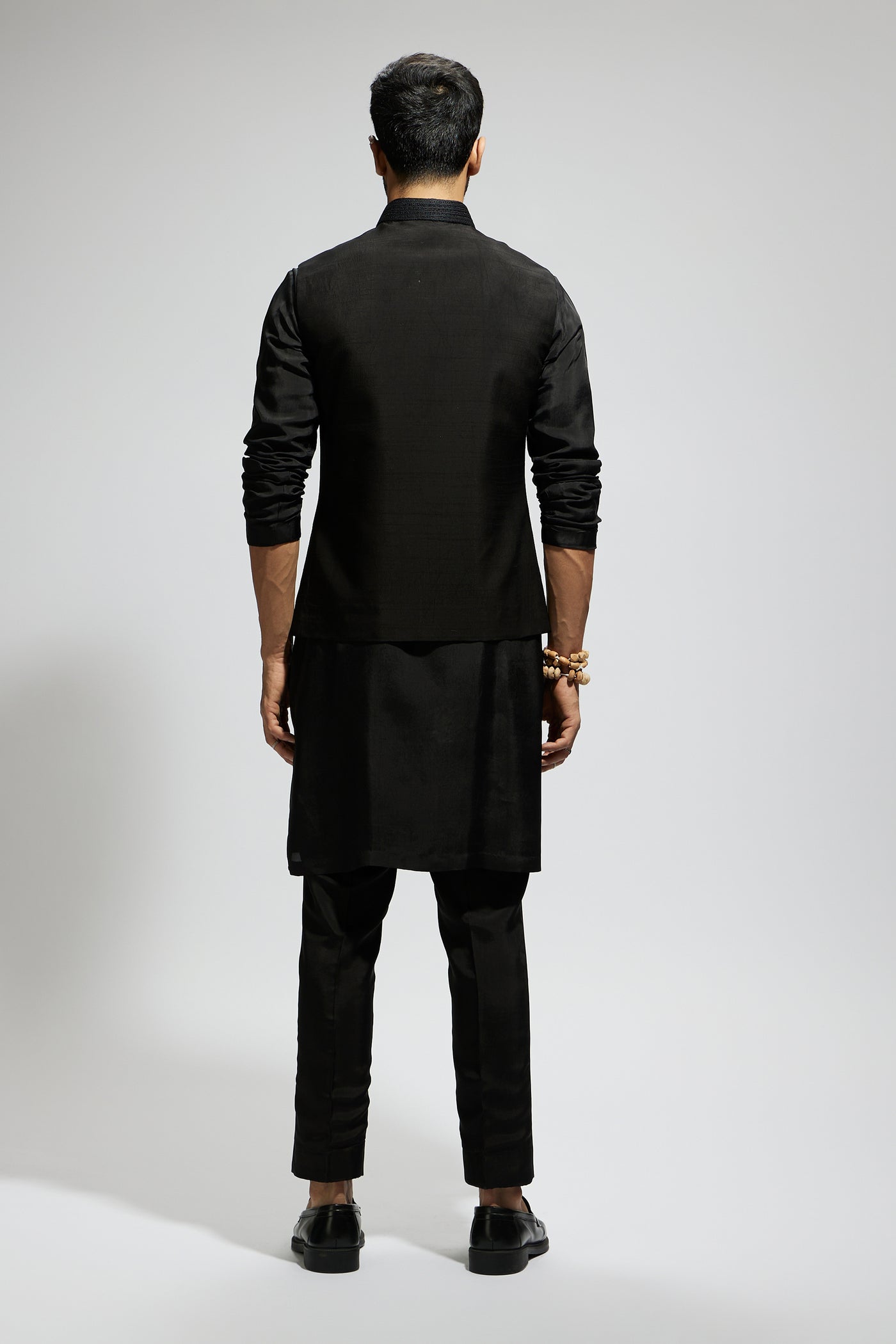 SVA Black Mask Threadwork Bundi With Black Kurta And Pants indian designer wear online shopping melange singapore