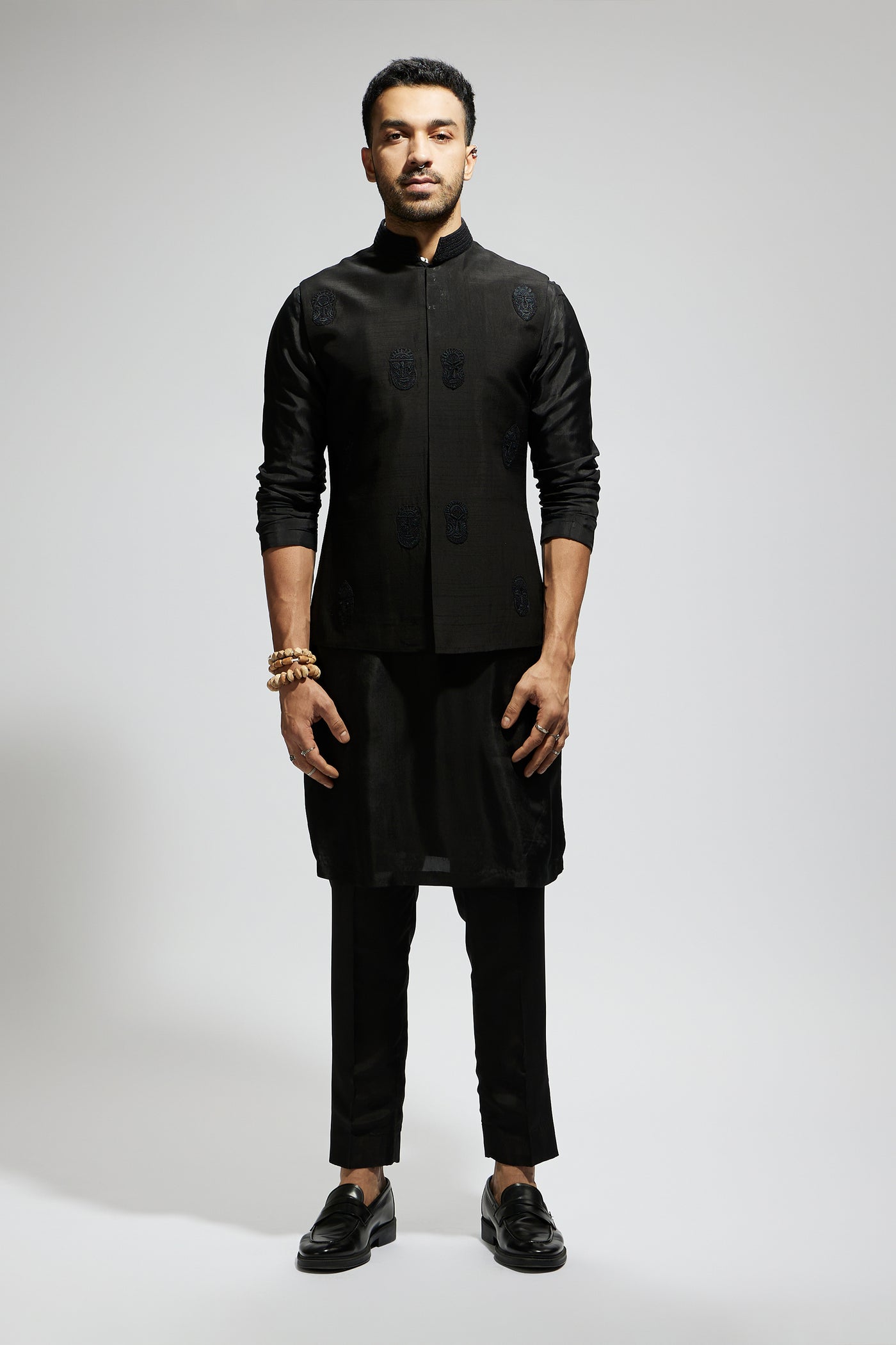 SVA Black Mask Threadwork Bundi With Black Kurta And Pants indian designer wear online shopping melange singapore