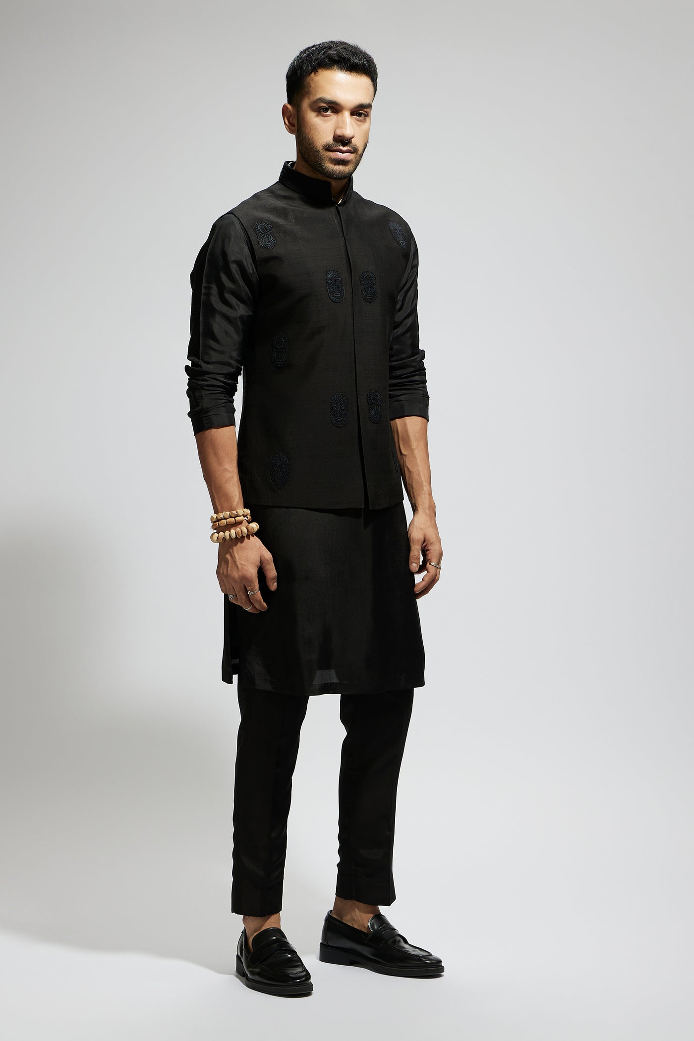 SVA Black Mask Threadwork Bundi With Black Kurta And Pants indian designer wear online shopping melange singapore