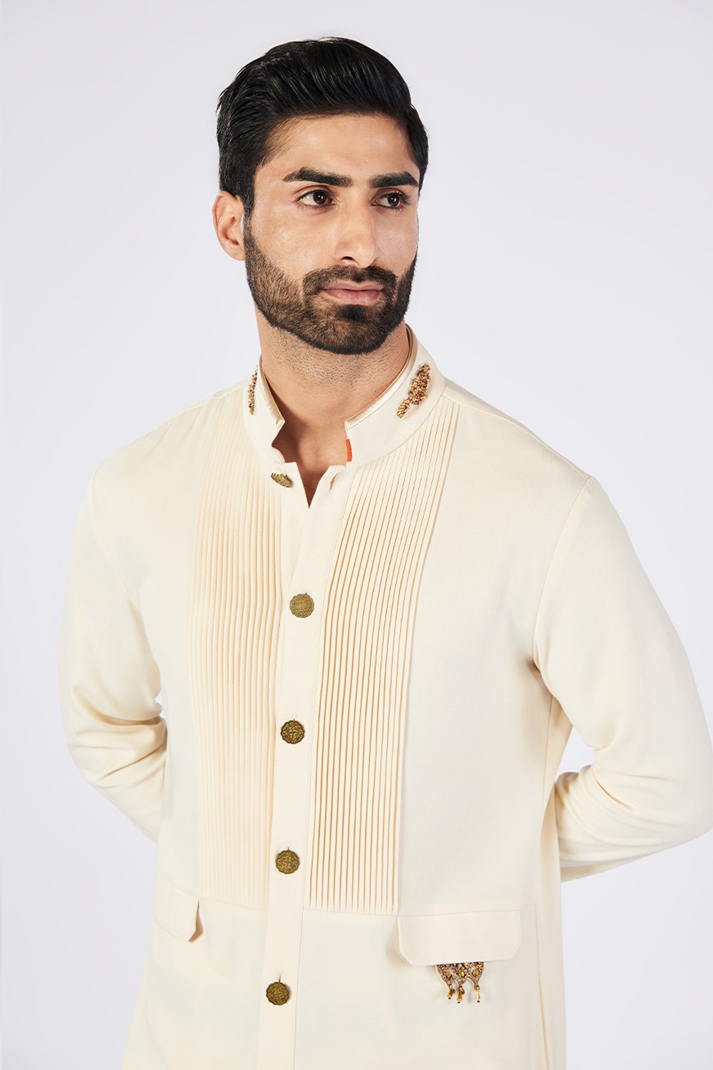 Shantanu & Nikhil Menswear Off white embroidered kurta indian designer wear online shopping melange singapore