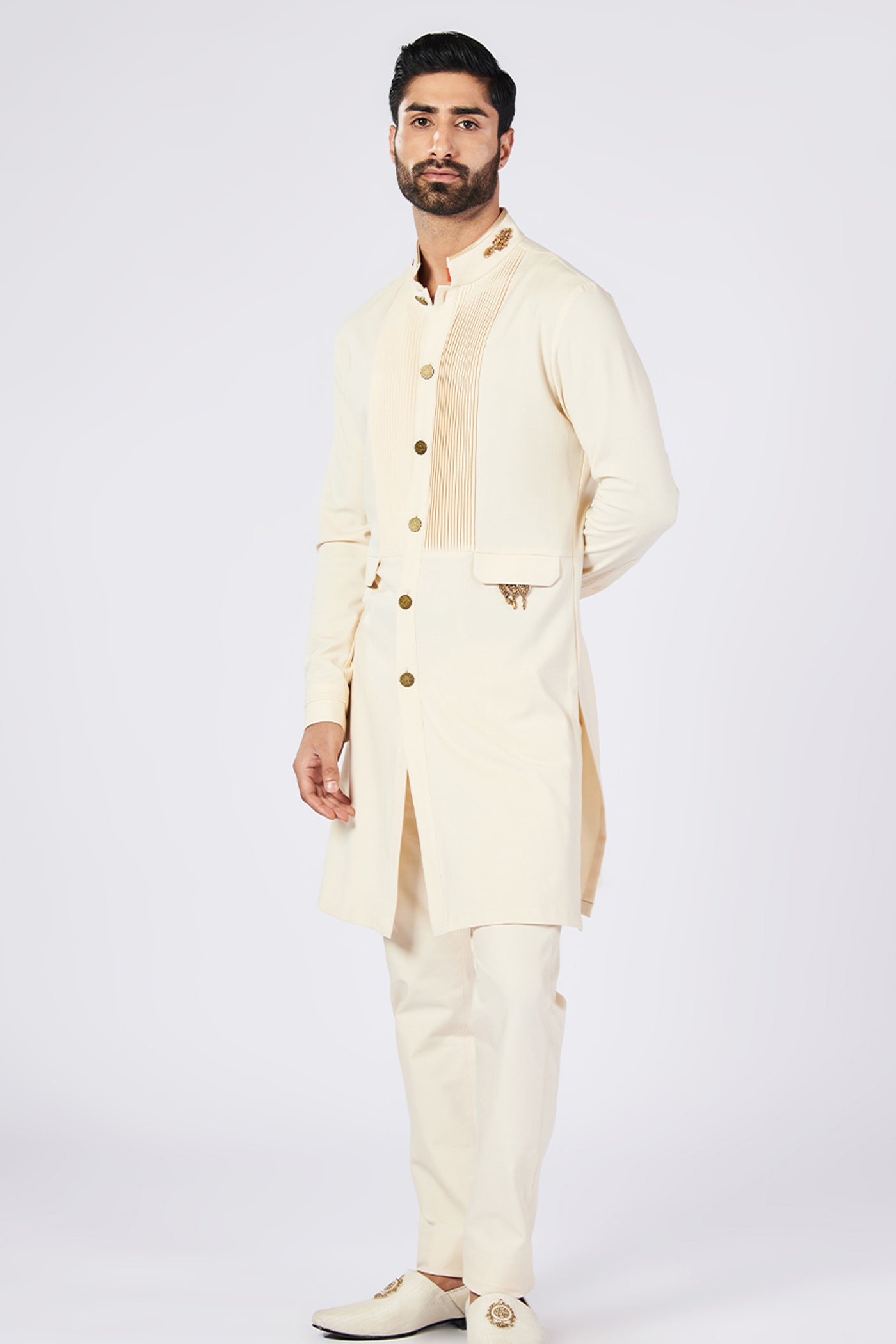 Shantanu & Nikhil Menswear Off white embroidered kurta indian designer wear online shopping melange singapore