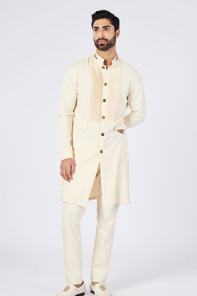 Shantanu & Nikhil Menswear Off white embroidered kurta indian designer wear online shopping melange singapore