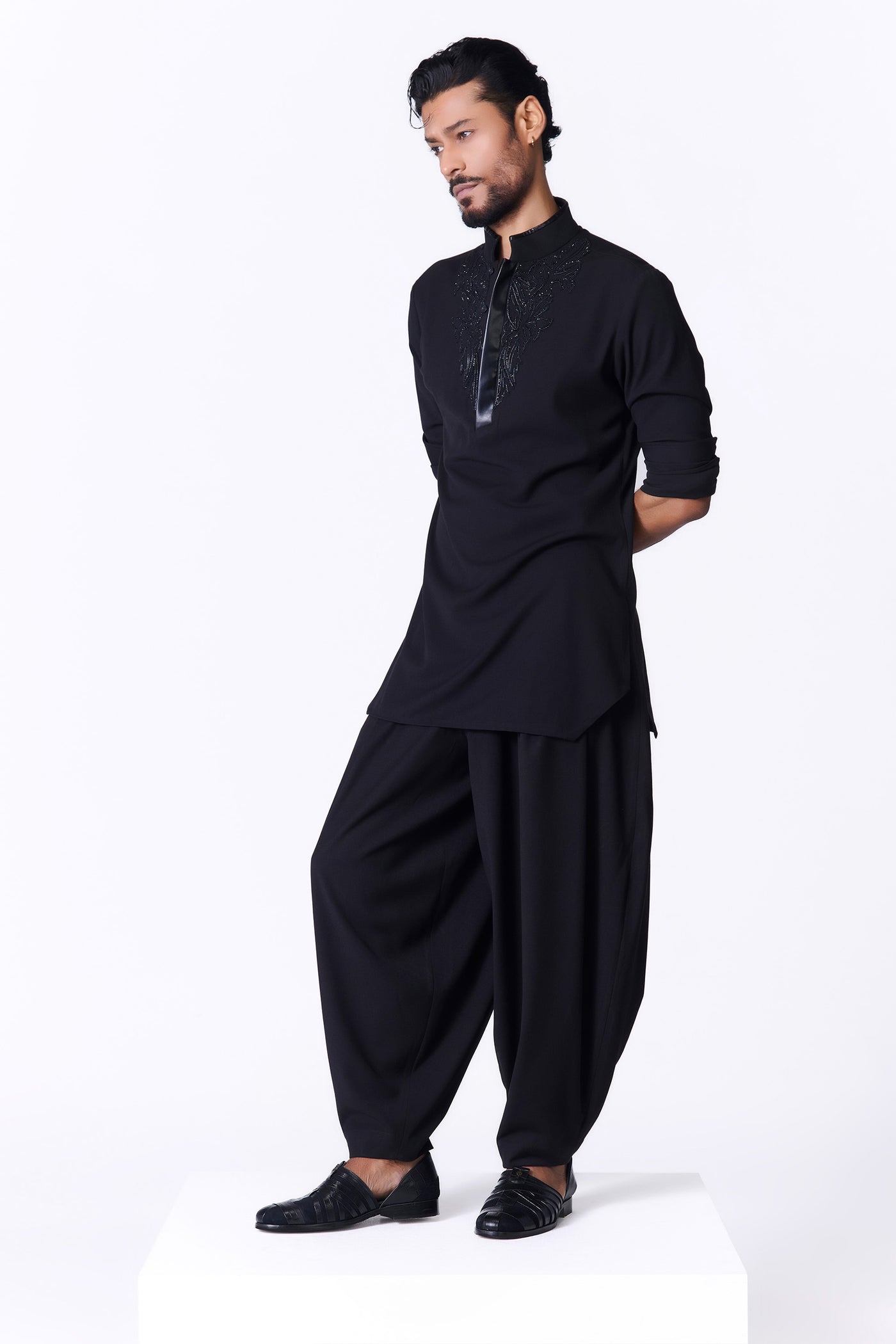 Shantanu & Nikhil Menswear Black Swarovski Kurta indian designer wear online shopping melange singapore
