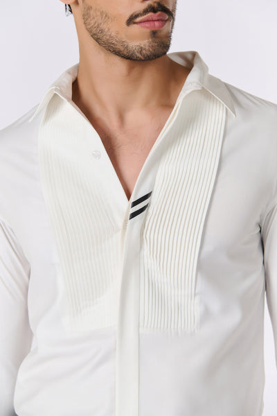 Shantanu & Nikhil Menswear Off White Shirt With Tucks Details Front