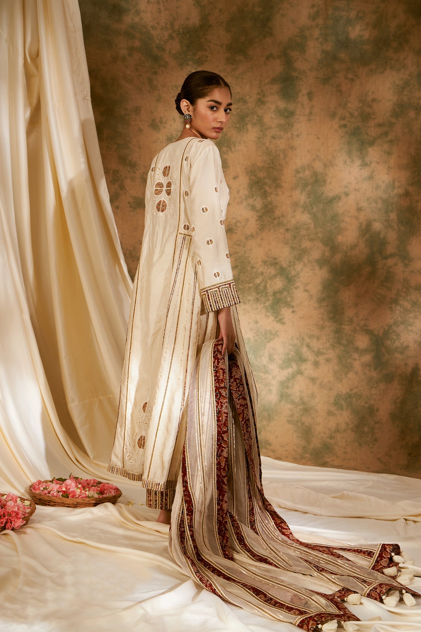 Simar Dugal Anaar Long Kurta With Side Pleats and Pants indian designer wear online shopping melange singapore