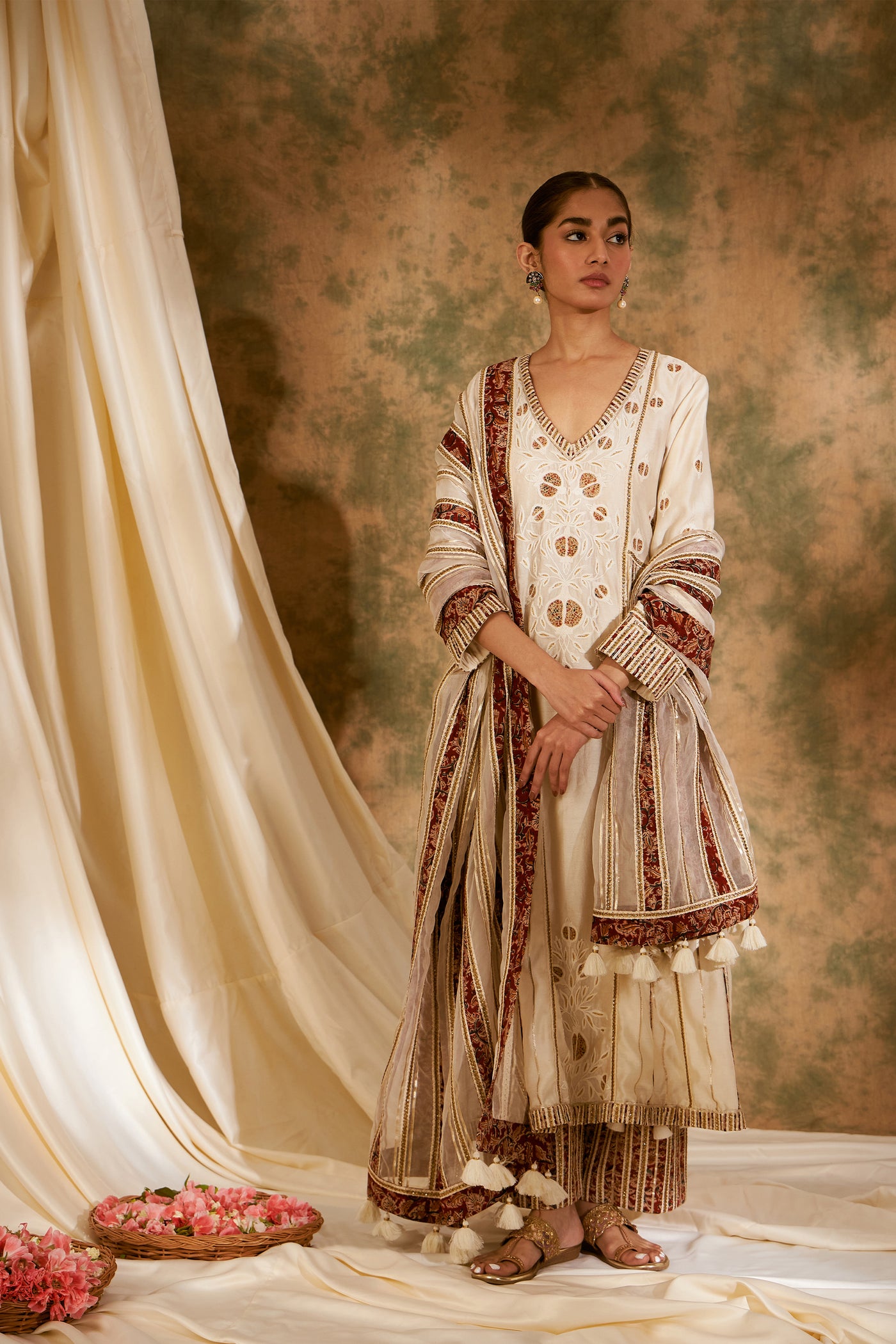 Simar Dugal Anaar Long Kurta With Side Pleats and Pants indian designer wear online shopping melange singapore