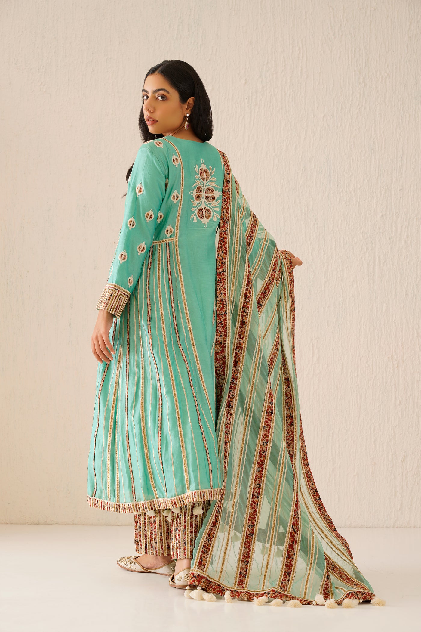 Simar Dugal Anaar Long Kurta With Side Pleats And Pants Mint Green indian designer wear online shopping melange singapore