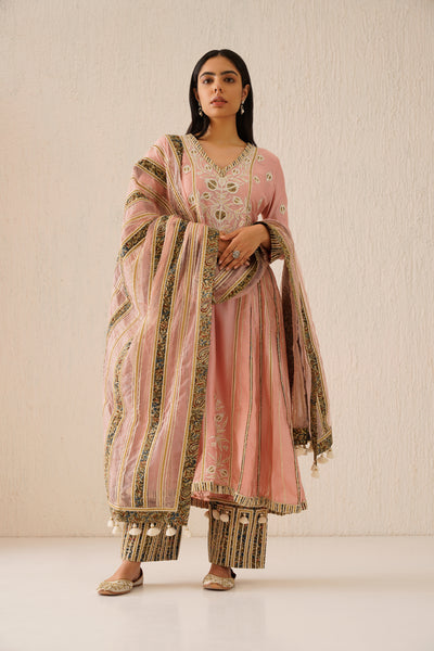 Simar Dugal Anaar Long Kurta With Side Pleats And Pants Rose Pink indian designer wear online shopping melange singapore