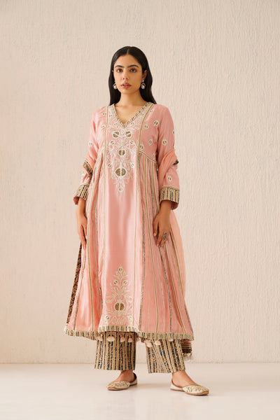 Simar Dugal Anaar Long Kurta With Side Pleats And Pants Rose Pink indian designer wear online shopping melange singapore