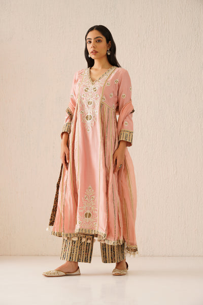 Simar Dugal Anaar Long Kurta With Side Pleats And Pants Rose Pink indian designer wear online shopping melange singapore