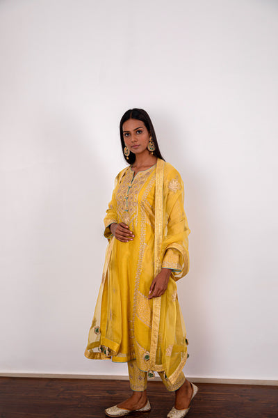 Simar Dugal Mahira Long Kurta Yellow indian designer wear online shopping melange singapore