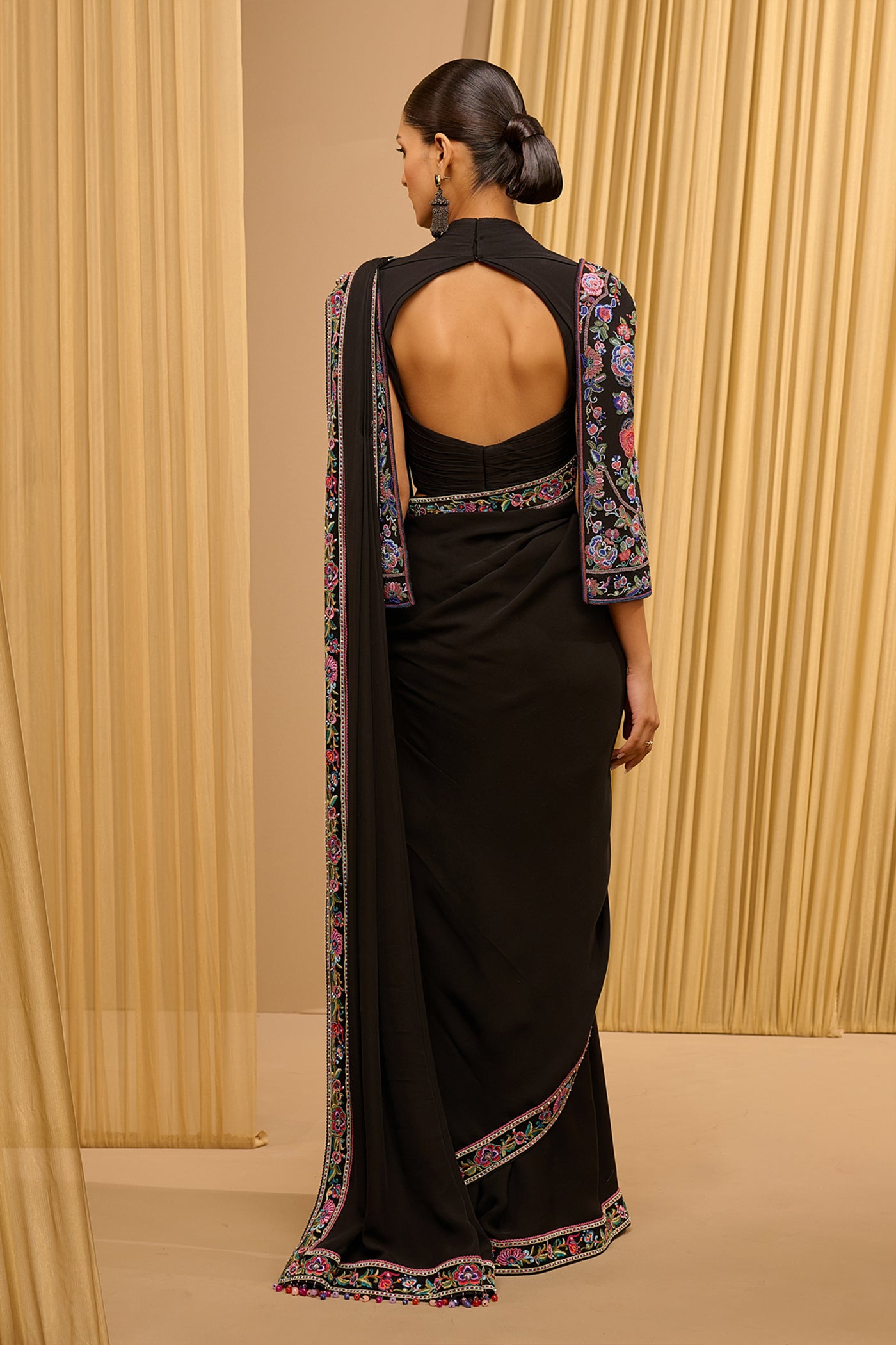 Tarun Tahiliani Classic Saree With Embroidered Cape Blouse Black Multi indian designer wear online shopping melange singapore