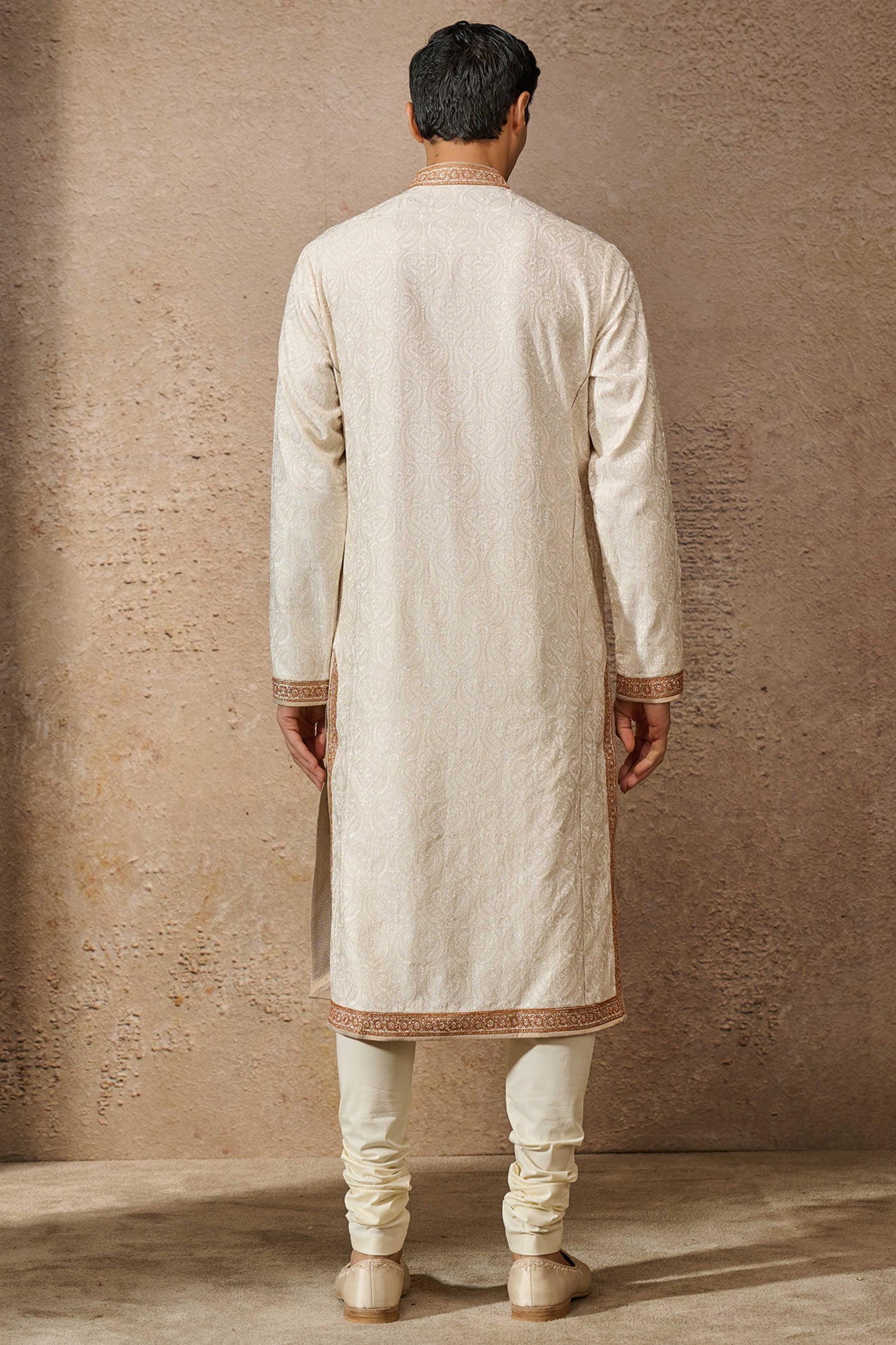 Tarun Tahiliani Menswear Classic Embroidered Kurta Set Ivory indian designer wear online shopping melange singapore