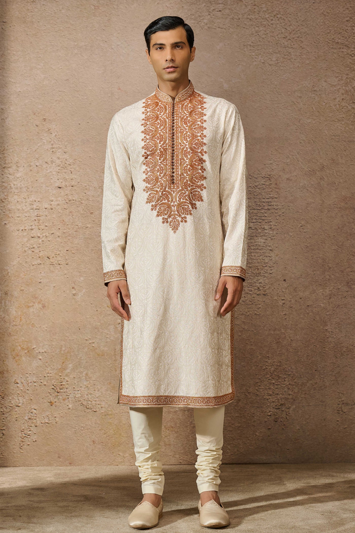 Tarun Tahiliani Menswear Classic Embroidered Kurta Set Ivory indian designer wear online shopping melange singapore