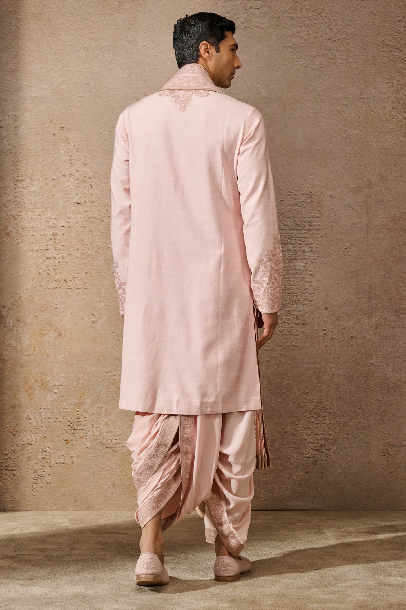 Tarun Tahiliani Menswear Classic Embroidered Kurta Set Salmon indian designer wear online shopping melange singapore