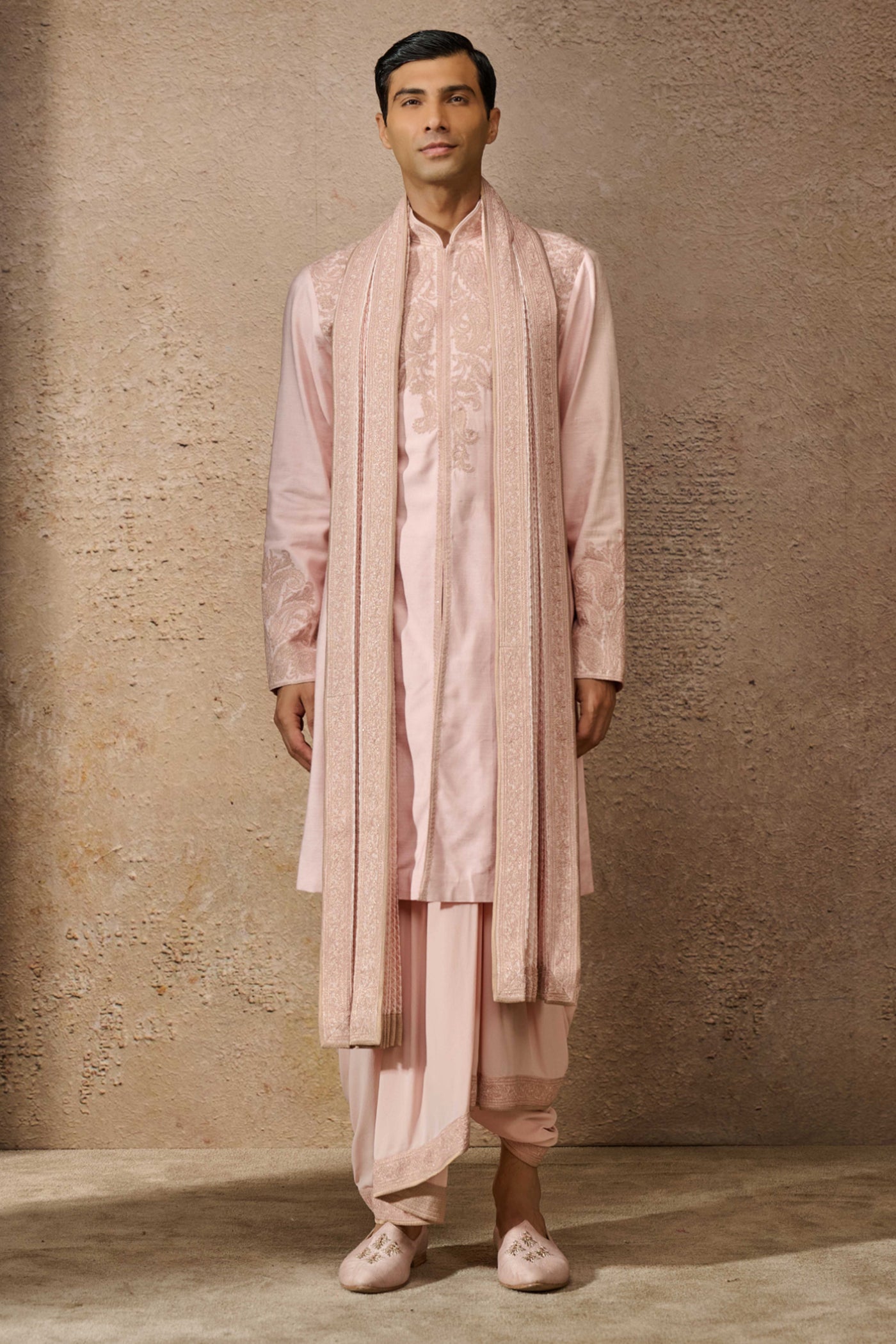 Tarun Tahiliani Menswear Classic Embroidered Kurta Set Salmon indian designer wear online shopping melange singapore