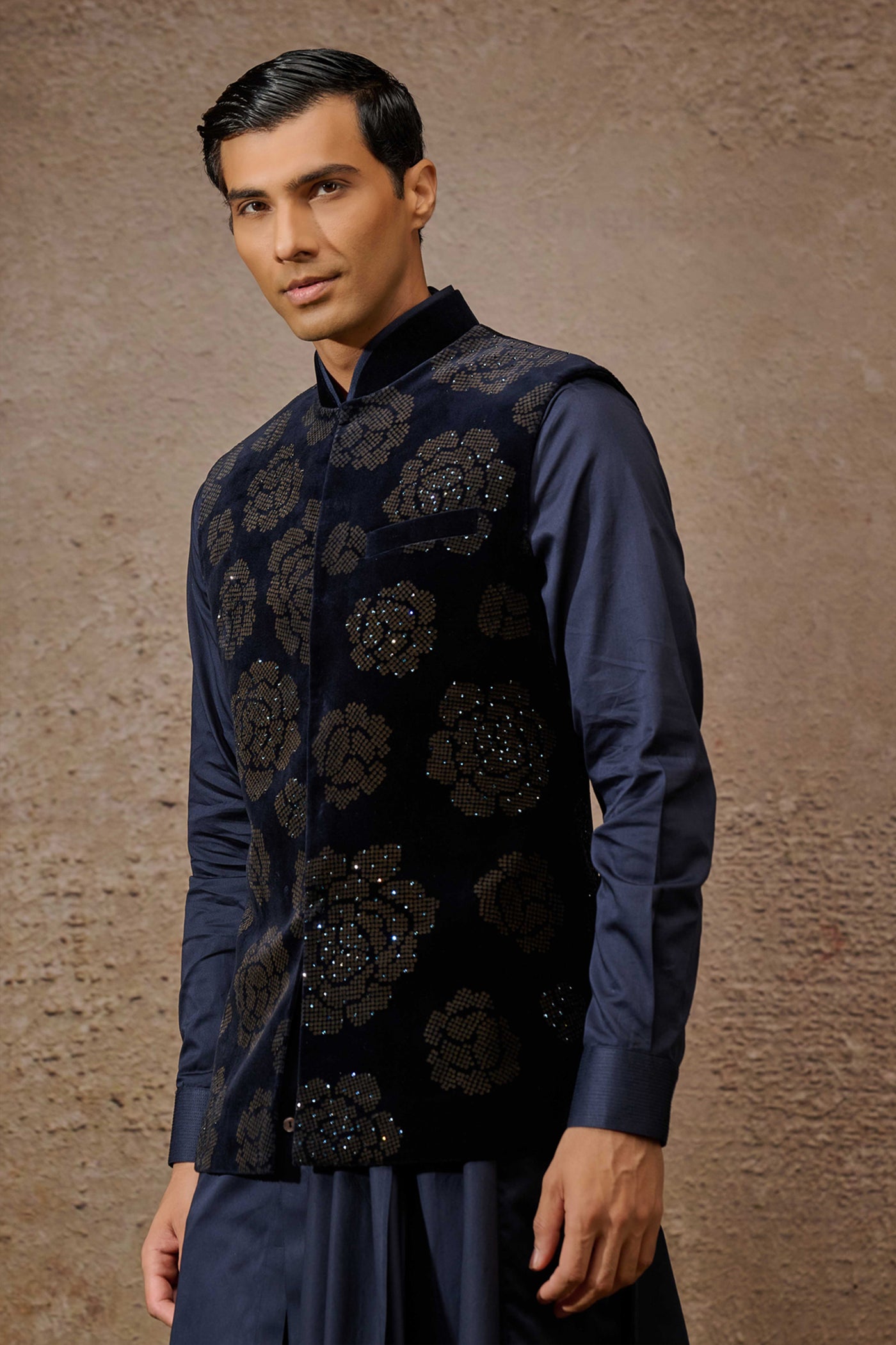 Tarun Tahiliani Menswear Classic Navy Embroidered Waistcoat indian designer wear online shopping melange singapore