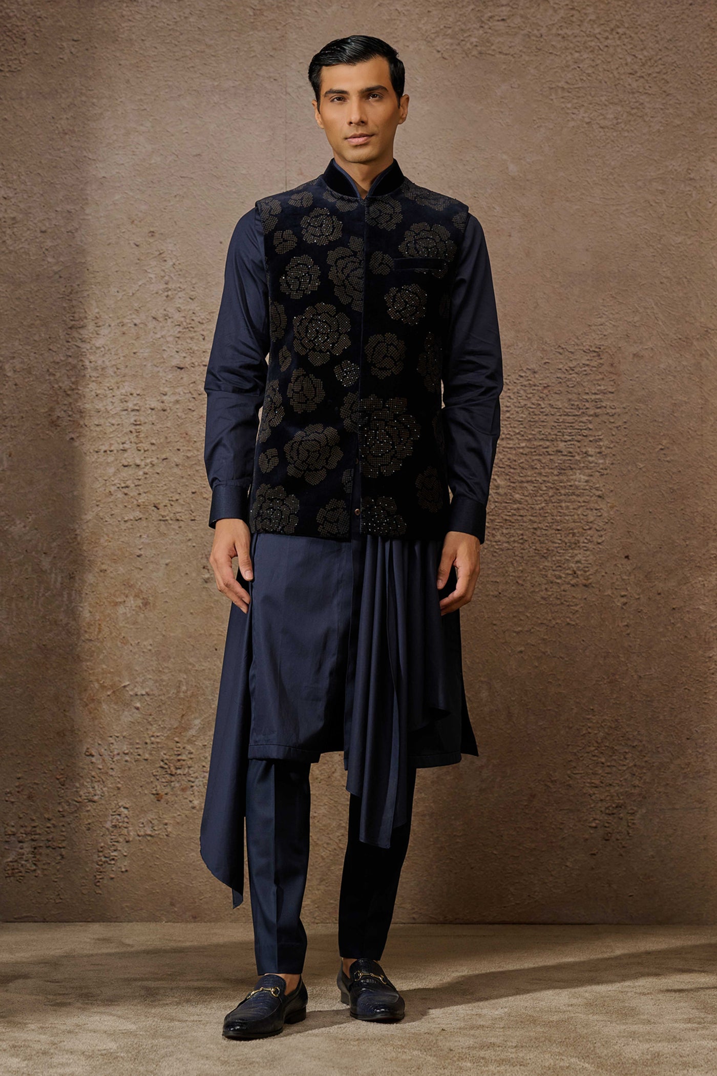 Tarun Tahiliani Menswear Classic Navy Embroidered Waistcoat indian designer wear online shopping melange singapore