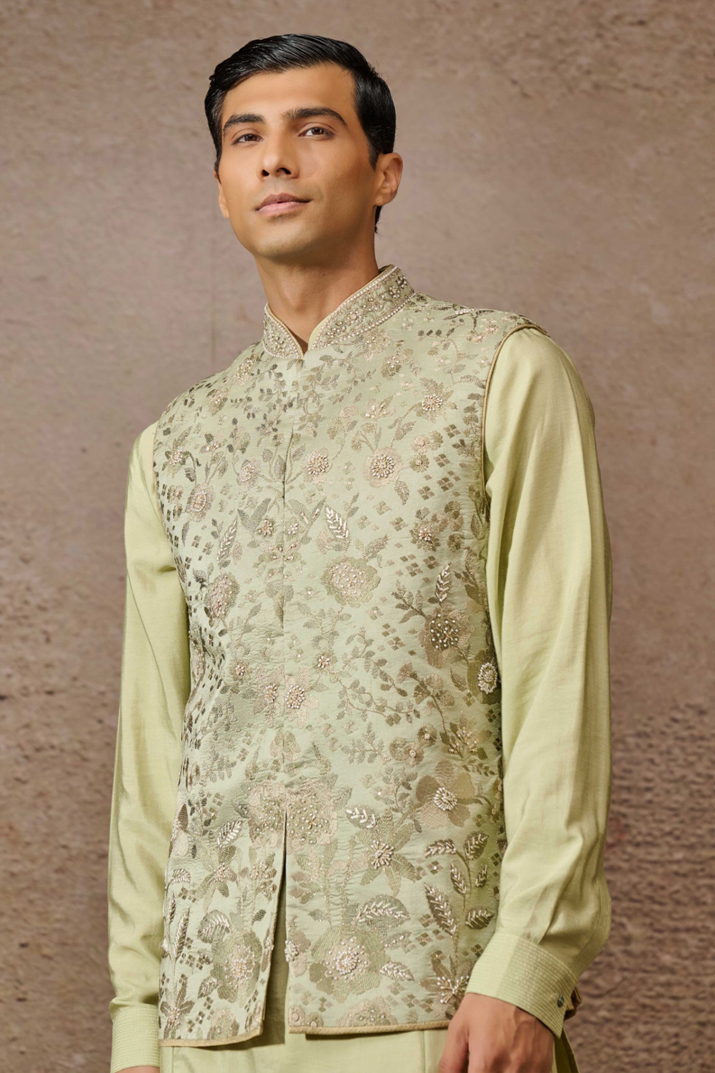 Tarun Tahiliani Menswear Embroidered Floral Waistcoat SeEmbroidered Floral Waistcoat Set Jadet indian designer wear online shopping melange singapore