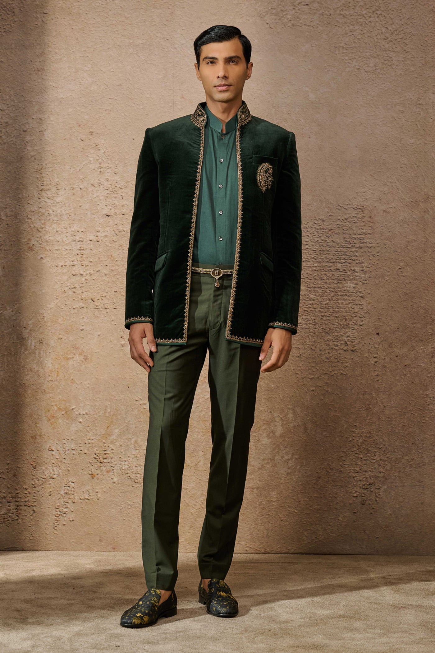 Tarun Tahiliani Menswear Emerald Indowestern Bandgala Set indian designer wear online shopping melange singapore