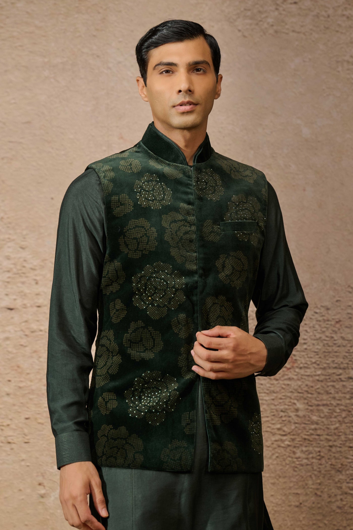 Tarun Tahiliani Menswear Indowestern Emerald Waistcoat Set indian designer wear online shopping melange singapore