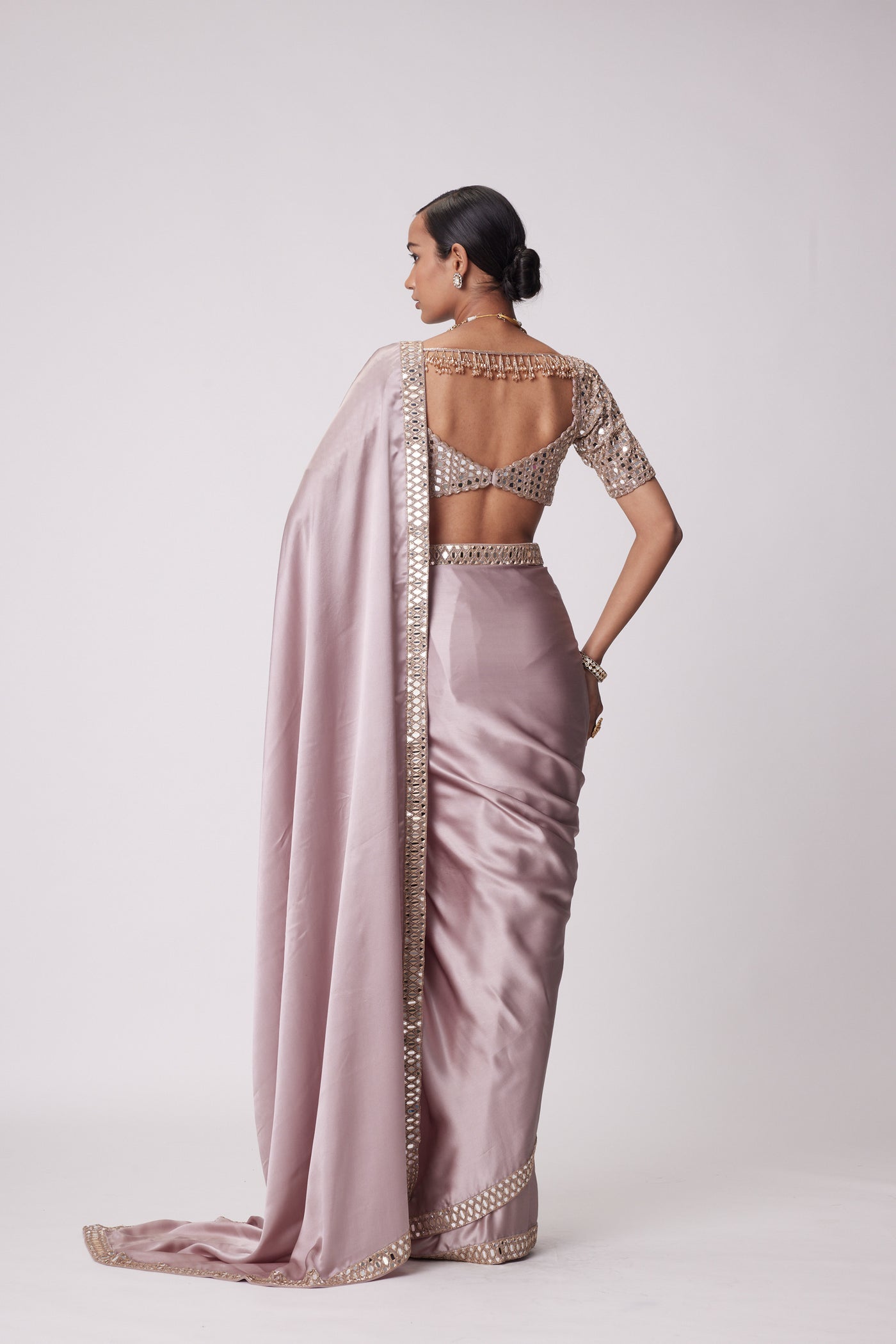 V Vani Vats Ash Pink Satin Saree Set indian designer wear online shopping melange singapore